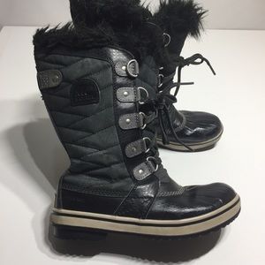 Sorel kids size 3 winter boots